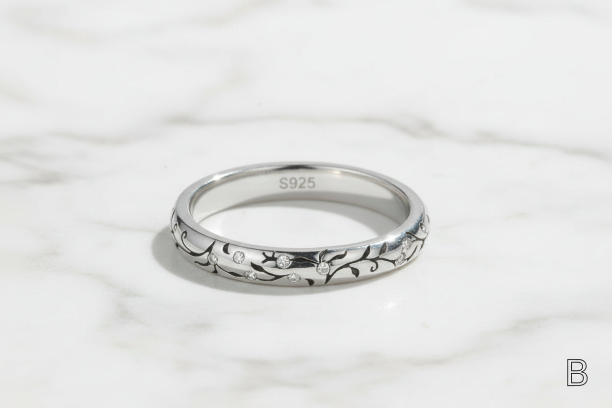 Vintage Embossed Vine Pattern Band Ring for Women, Stackable Engraved Iris Ring