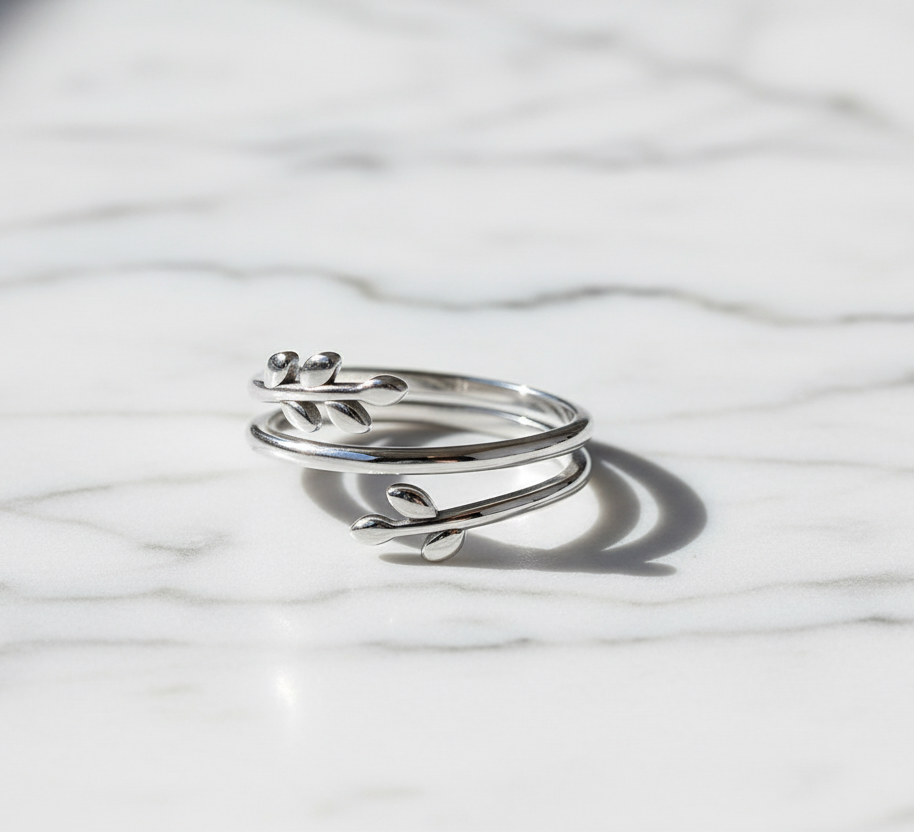 Adjustable Rings 925 Sterling Silver And Zircon Open Size Rings. Plated Gold 18 Carats.