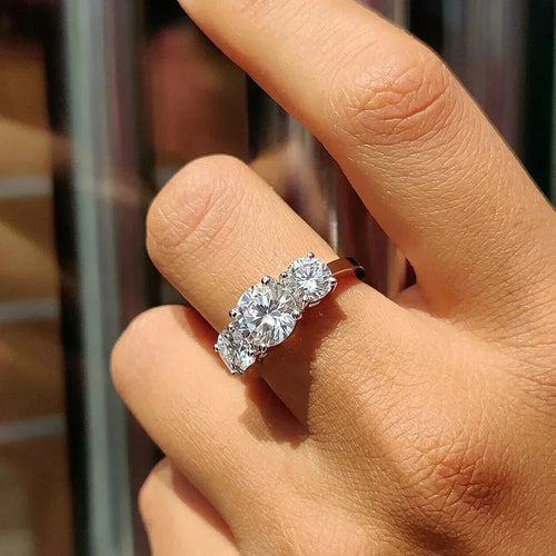 2-4 Crts Moissanite Diamond Ring. Three-Stones With Certificates. Sterling Silver 925 Plated White Gold