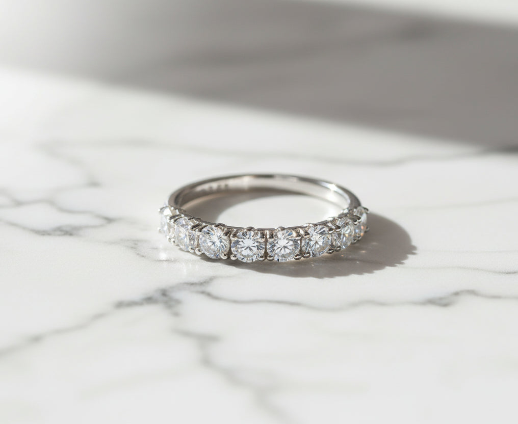 Bague Éclat Infini – Demi-Éternité en Moissanite sur Argent Sterling 925